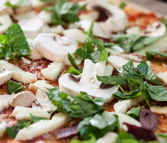 pizza-champignons-560x480